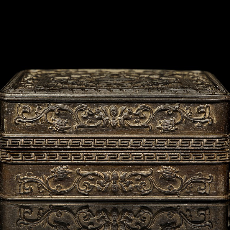 Caja de madera tallada, dinastía Qing