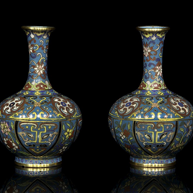 Pair of Qing Dynasty cloisonne vases
