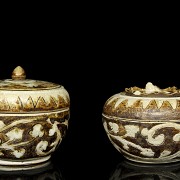 Lot of four ceramic vessels, Thai, Sawankhalok, 14th - 16th centuries - 5