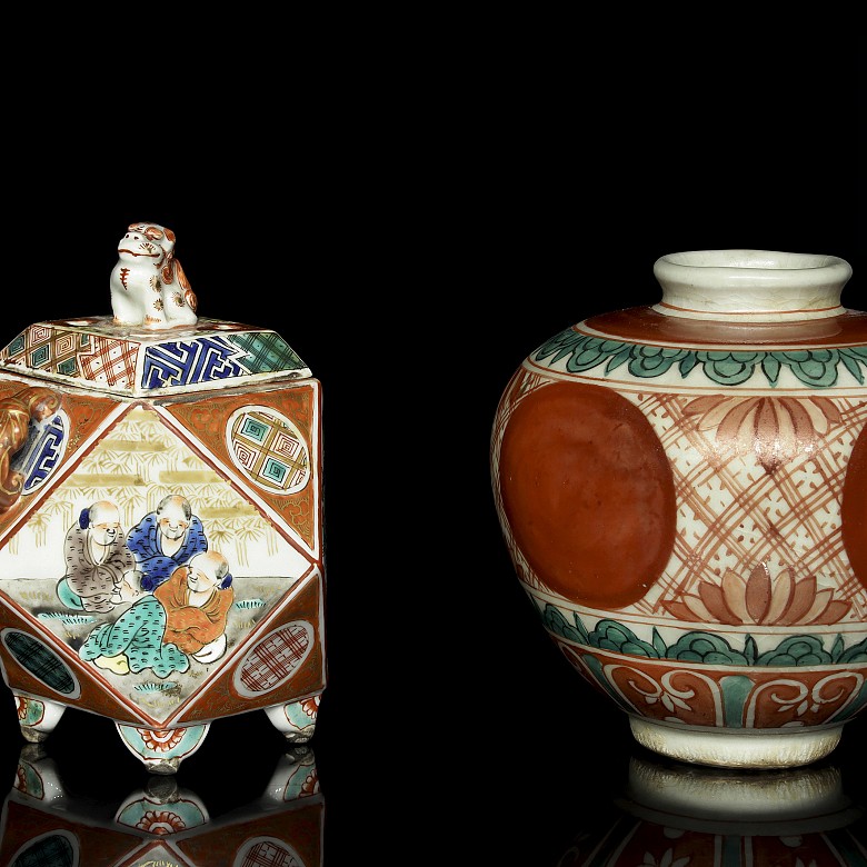 Lote de porcelana esmaltada, Asia, S.XX - 1