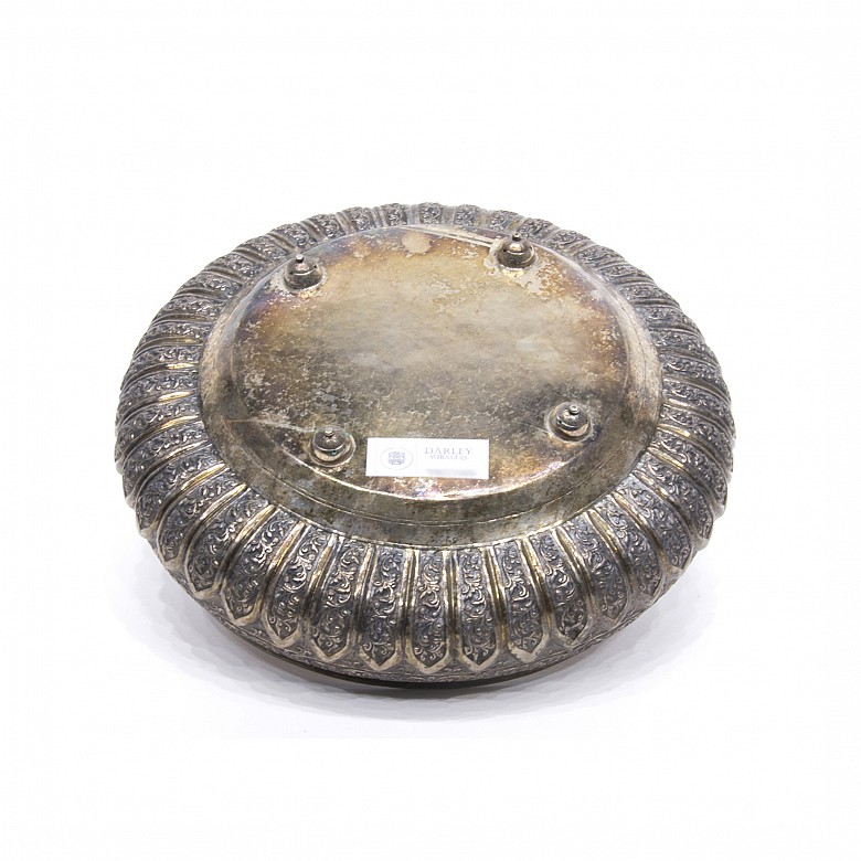 Embossed metal bowl, Indonesia, early 20th century. - 1