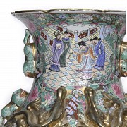 Pareja de jarrones de porcelana cantonesa, s.XX - 2