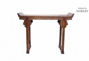 A Chinese wood altar table (坛台), 20th century