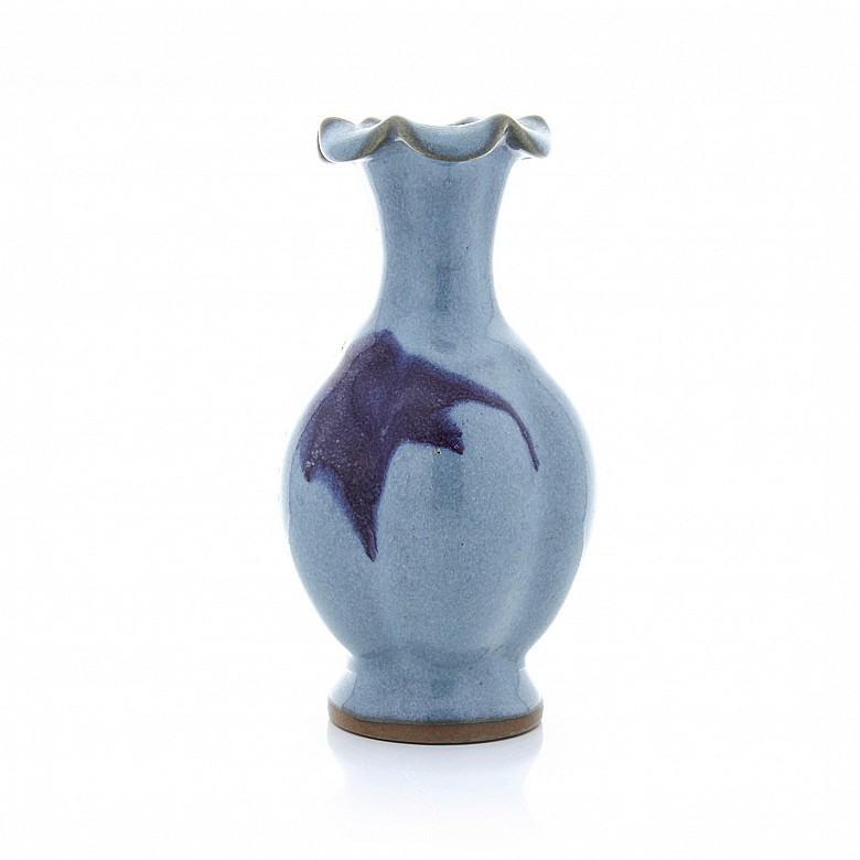 Glazed ceramic vase, Junyao style.