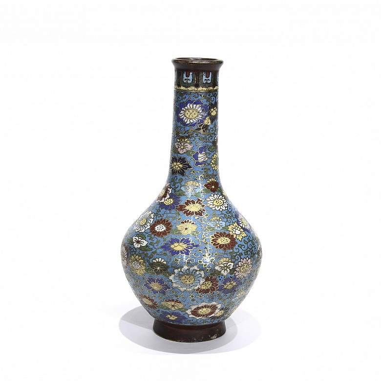 Cloisonne vase, Qing dynasty.