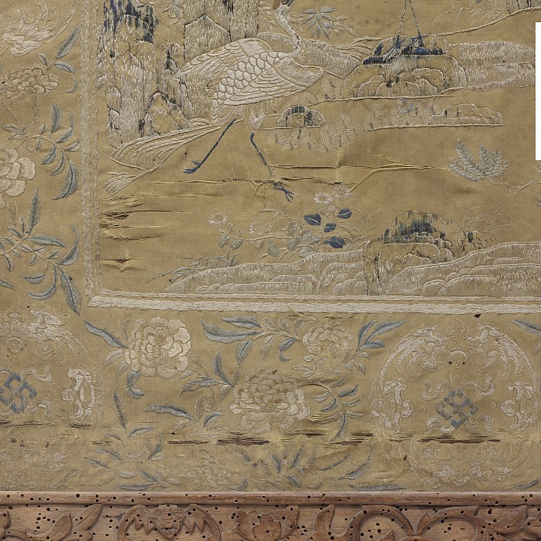 Panel de seda labrada con marco, dinastía Qing