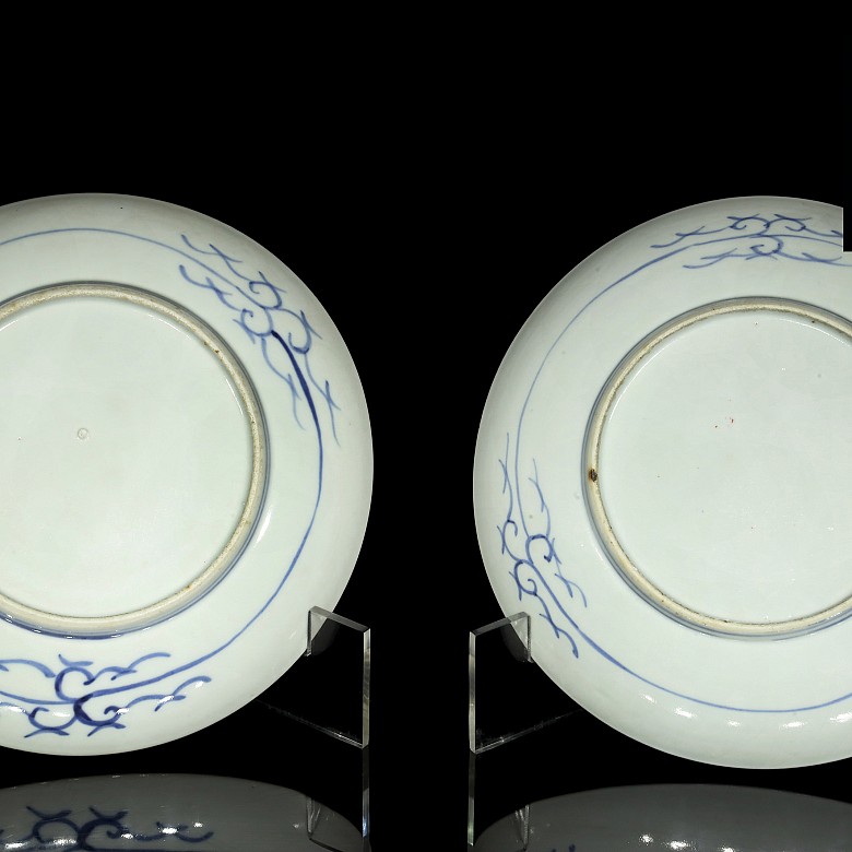 Pair of blue and white dishes, Japan, 19th century - 5