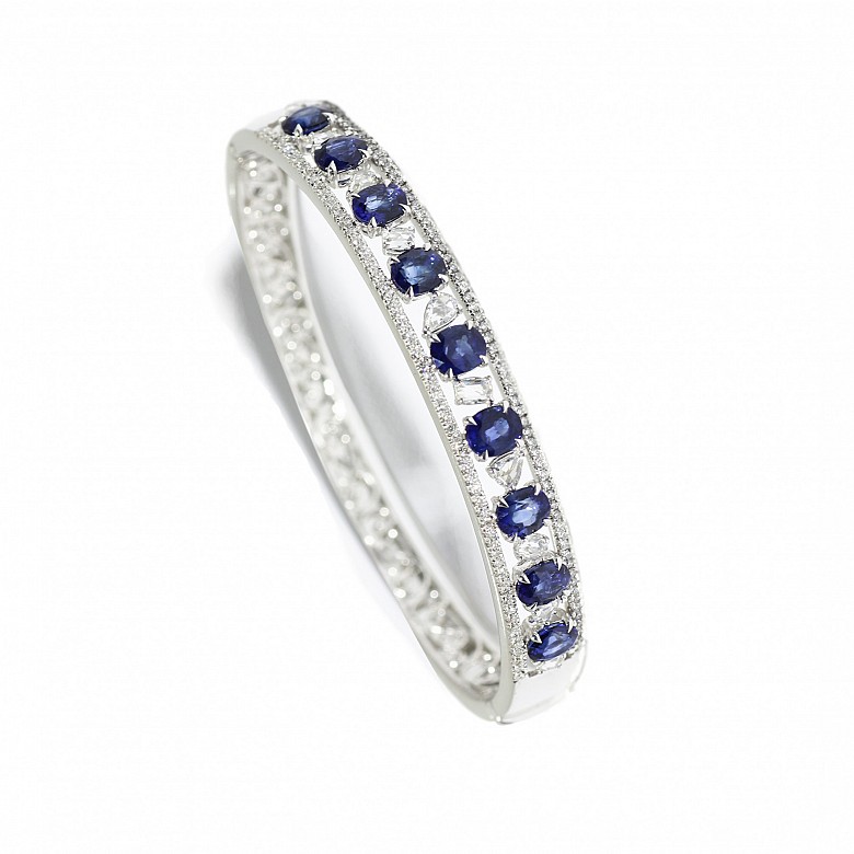 18k white gold bracelet with sapphires and diamonds.