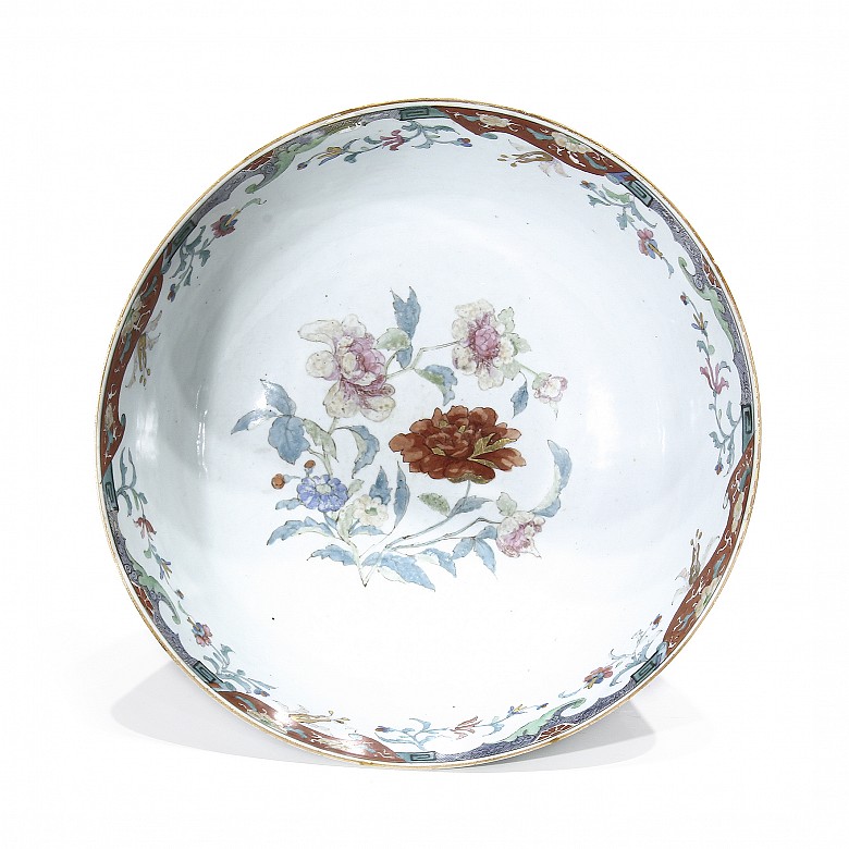 Large enameled porcelain bowl, China, 20th century