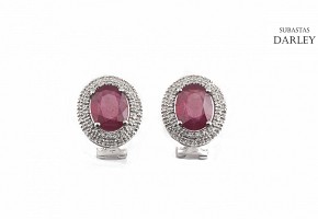 Earrings in 18k white gold with rubies and diamonds