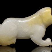 Amuleto de tigre de jade blanco, dinastía Han occidental