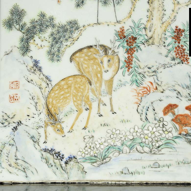 Placa de porcelana con ciervos y grullas, S.XX