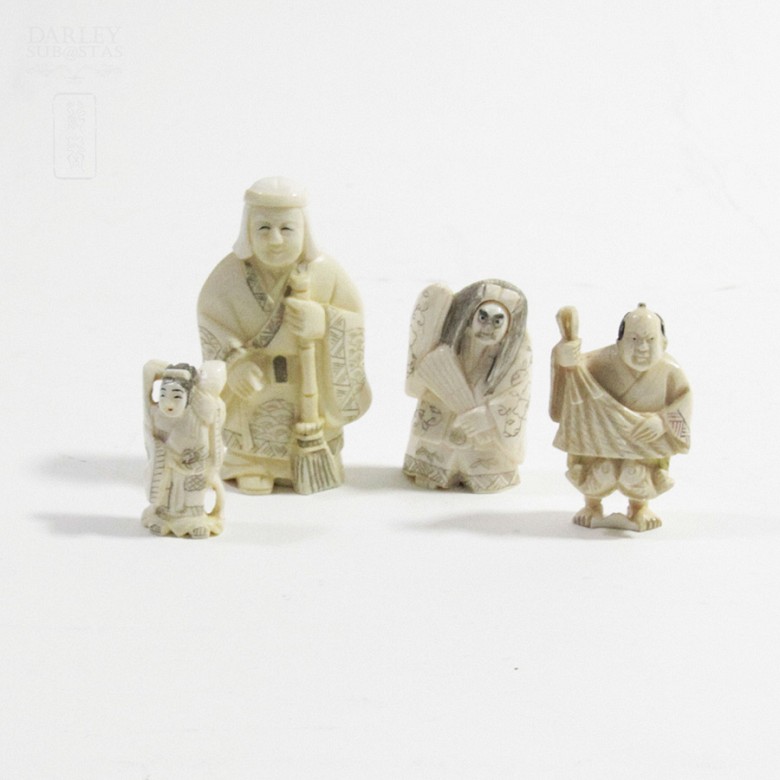 Lot four pieces of ivory