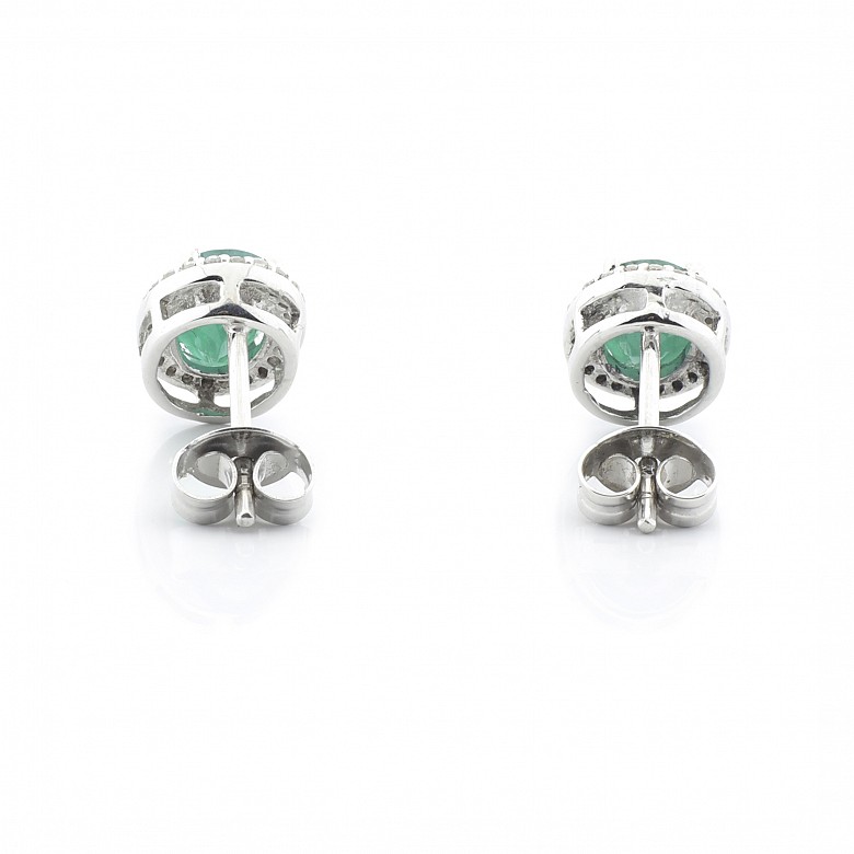 Earrings in 18k gold with diamonds and emeralds - 3