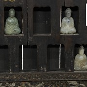 Buddhist altar of carved wood, with jade Buddhas, Qing dynasty. - 4