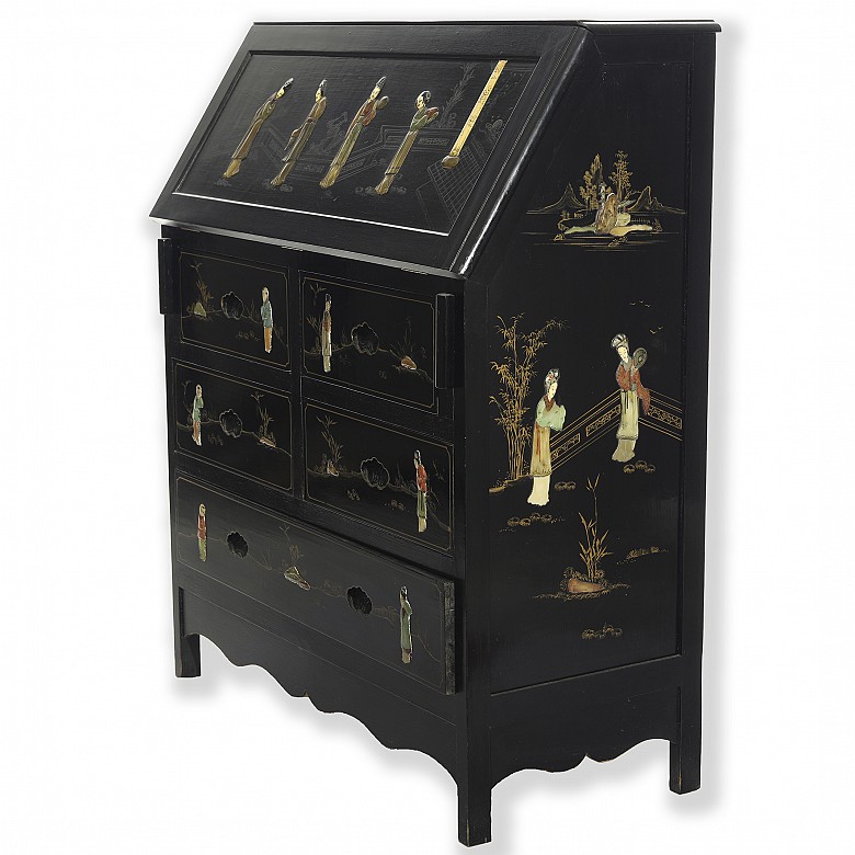 Oriental style desk with inlay - 1