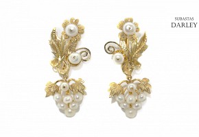 18k yellow gold flower and cluster earrings