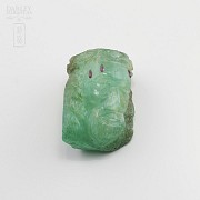 Head of Christ carved emerald - 3