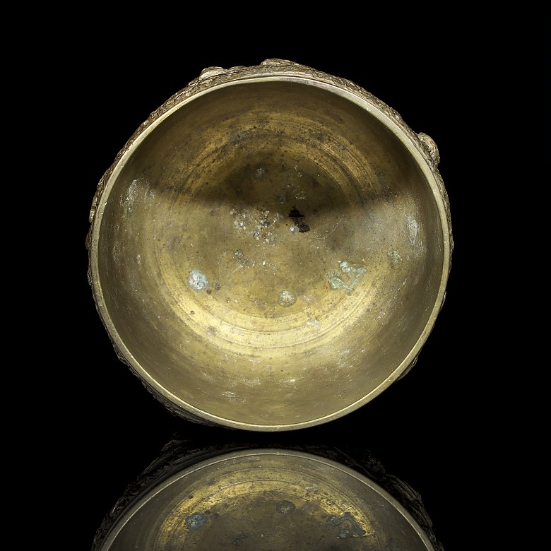 Bowl with reliefs, Tibet, 20th century - 5