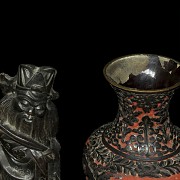 Set of lacquer vase and a wooden sage figure, 20th century