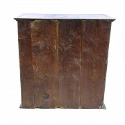 Papelera con tapa de dos puertas, madera policromada, s.XVII-XVIII - 2