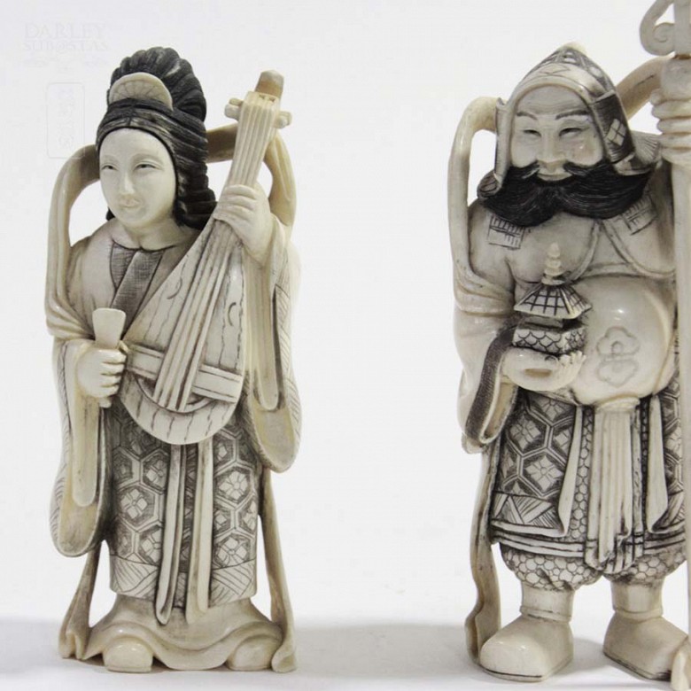 Two figures of Japanese ivory - 8