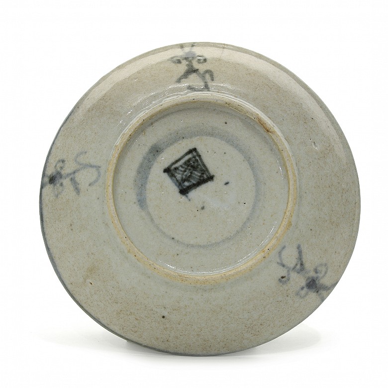 Chinese enameled pottery plate, 20th Century