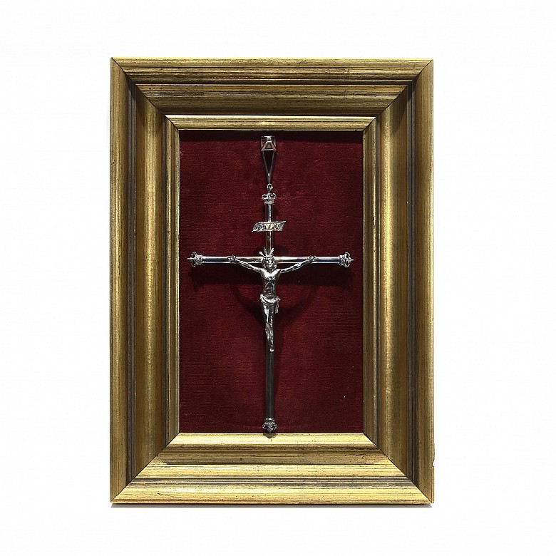 Cristo crucificado de plata española punzonada, med.s.XX