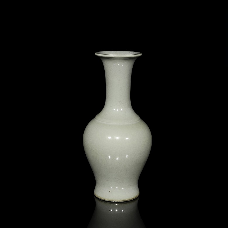 White-glazed porcelain vase, 20th century