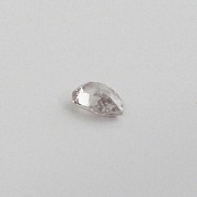 Diamante fancy  rosa 0.08cts de peso, en talla pera. - 2