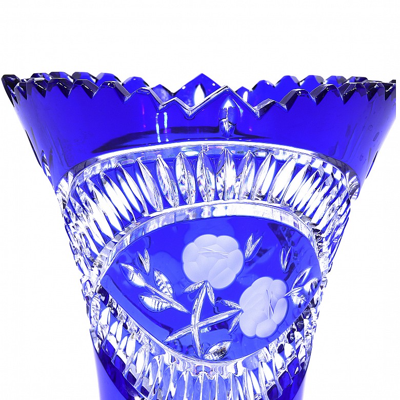 Blue carved glass vase, 20th century - 3