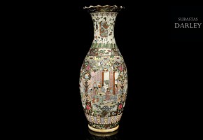 Cantonese enameled vase with palace scenes, 20th century
