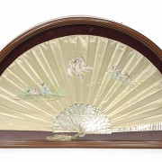 Silk and mother-of-pearl fan, 20th century