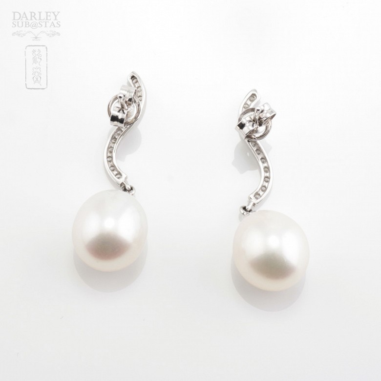 Pendientes con perla natural y diamantes en oro blanco - 2