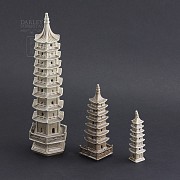 Tres pagodas de cerámica - 2
