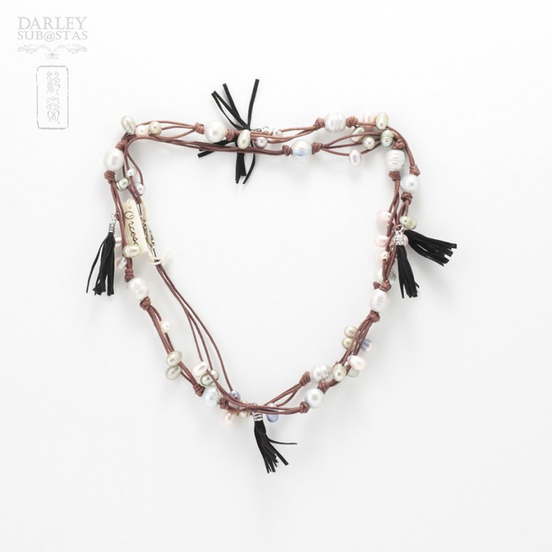 Knots necklace with beads and fringes