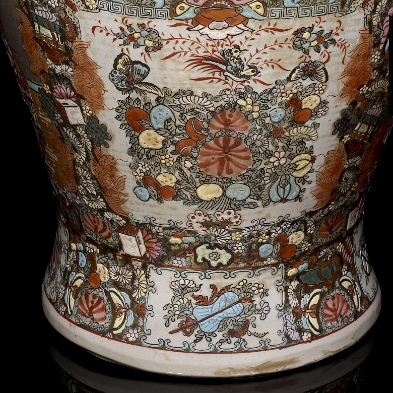 Large Chinese enamelled vase, 20th century