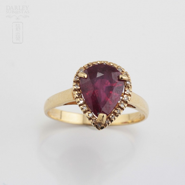 Ring with ruby ​​and diamonds in 18k yellow gold. - 4