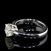 18k white gold solitaire