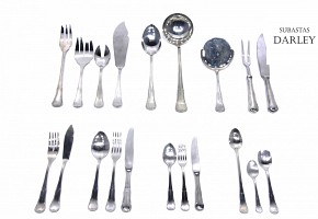 12-service cutlery set 