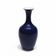 Small monochrome vase in blue 