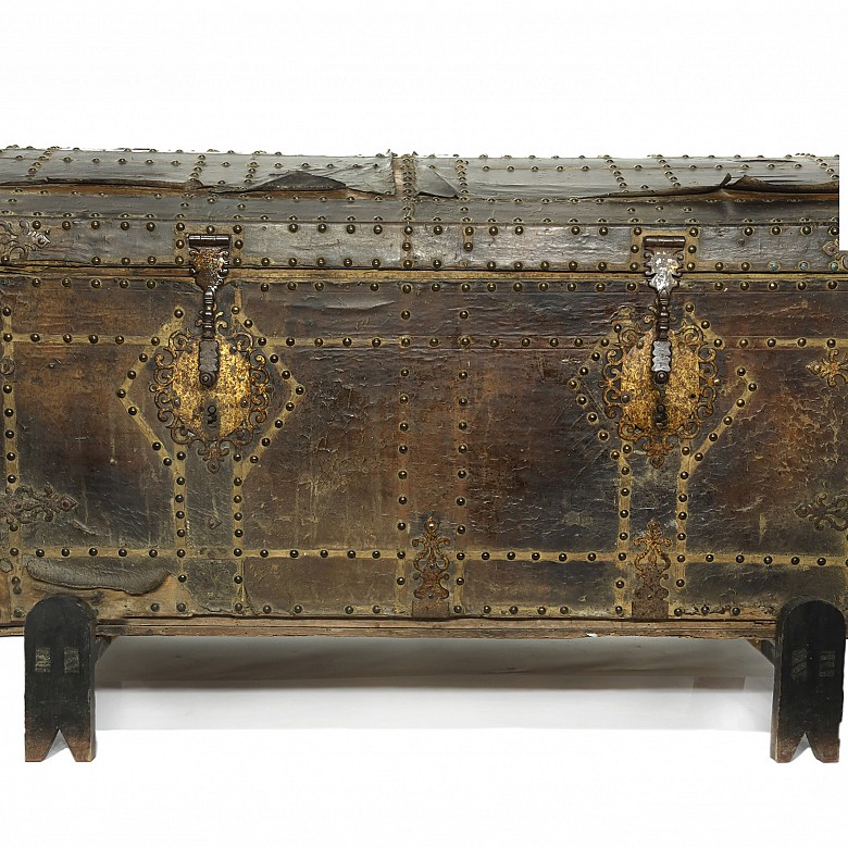 A wood and leather trunk, 18th century