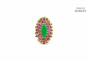 18k yellow gold ring with jade and 24 pink tourmalines.