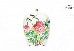 Chinese vase with birds flowers and leafs