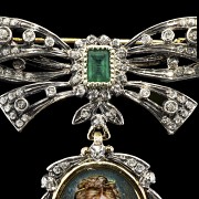 Elizabethan style, diamond and emerald pendant brooch - 1