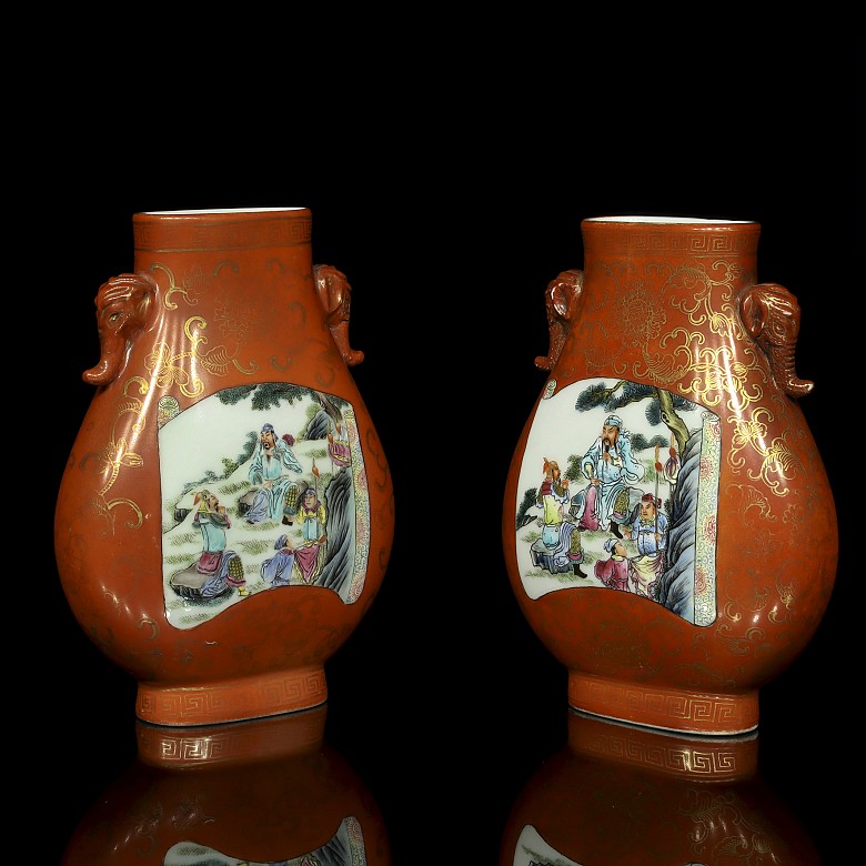 Two enameled vases with warriors, 20th century - 1