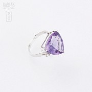 Ring with amethyst and diamonds in 18k white gold. - 3