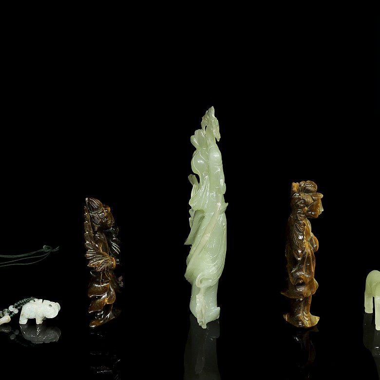 Cinco piezas chinas en piedra tallada, S.XX