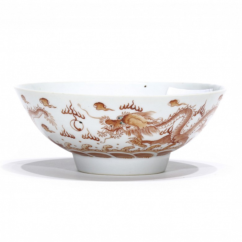 Porcelain bowl with dragons, enameled, 20th century