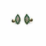 Earrings in 18k yellow gold with emeralds and brilliant.